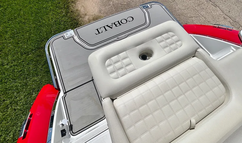 Slide: The Image of Cobalt R5 Surf 2020 - 70