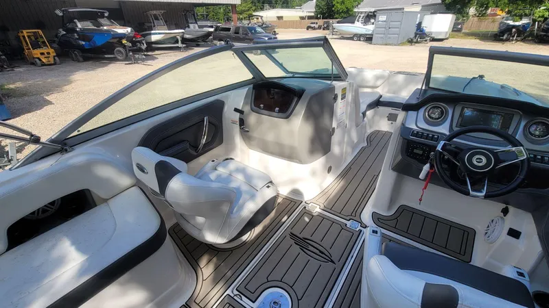 Slide: The Image of Chaparral 224 Sunesta 2015 - 4