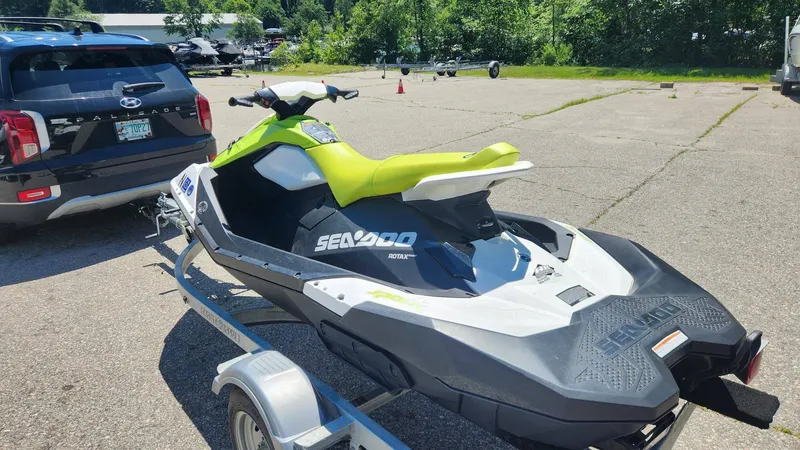Slide: The Image of Sea-Doo SPARK 3UP IBR CONV 2023 - 5