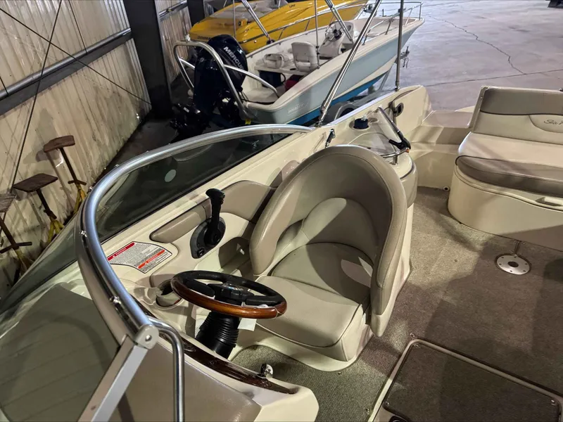 Slide: The Image of Sea Ray 240 Sundeck 2004 - 11