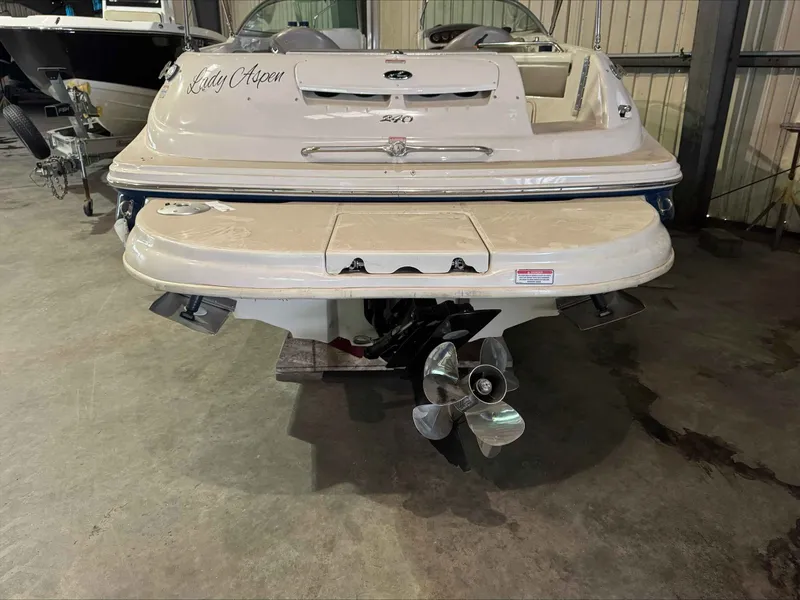 Slide: The Image of Sea Ray 240 Sundeck 2004 - 4