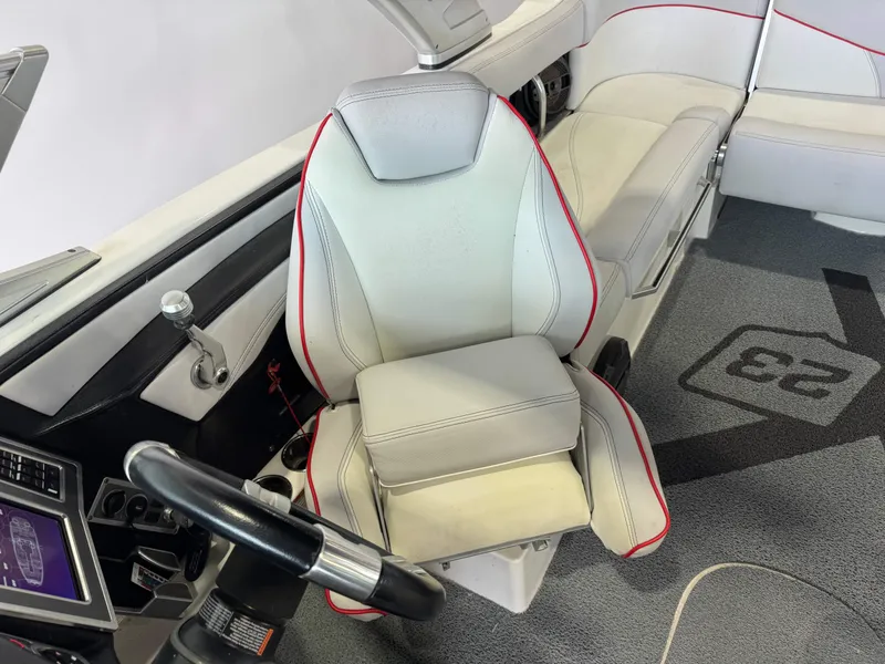 Slide: The Image of MasterCraft X23 2018 - 21