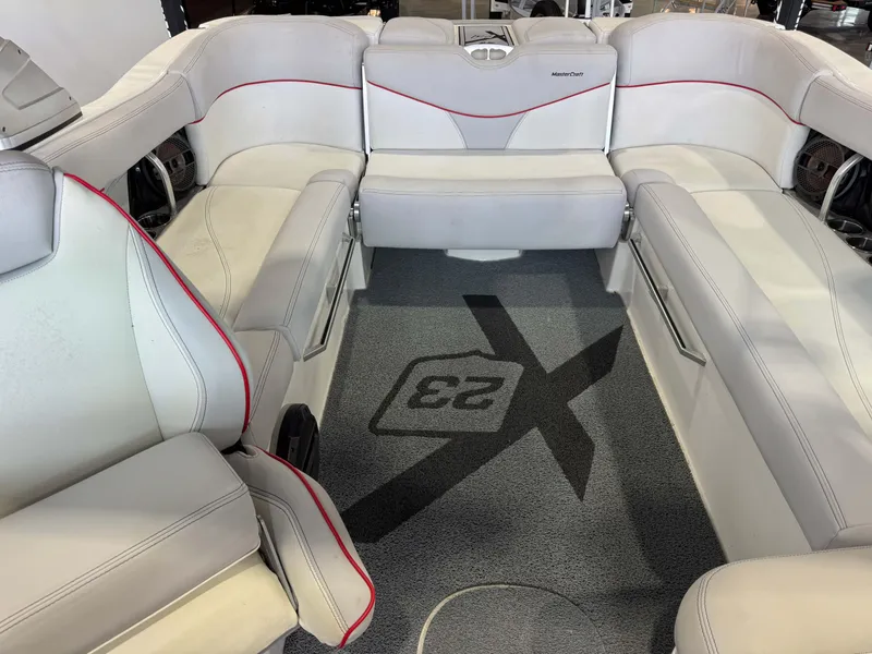 Slide: The Image of MasterCraft X23 2018 - 22