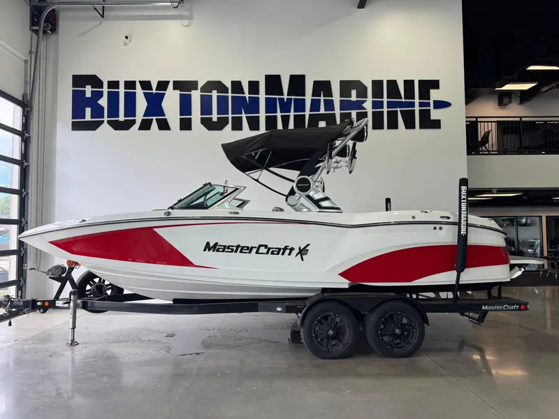 Slide: The Image of MasterCraft X23 2018 - 4