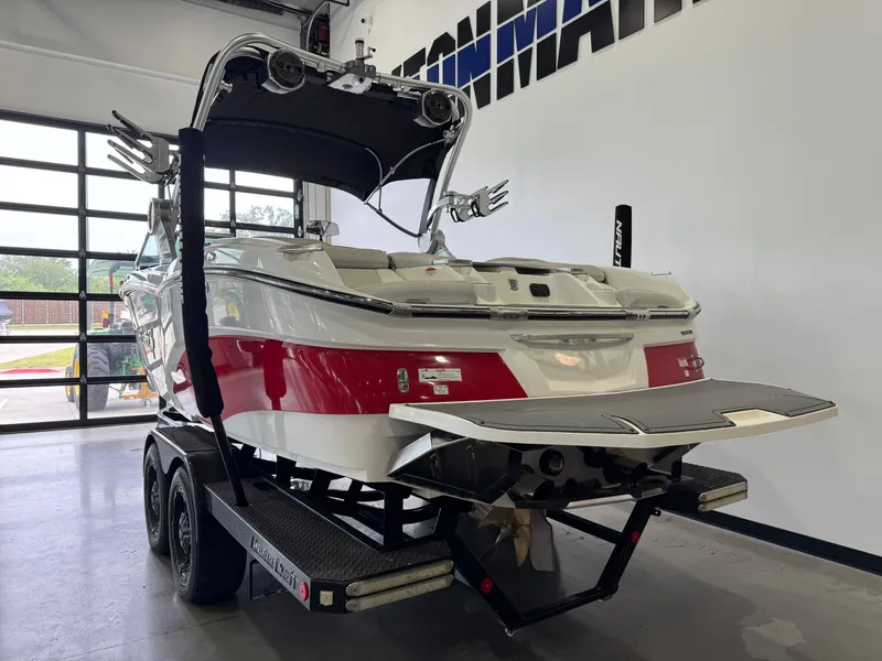 Slide: The Image of MasterCraft X23 2018 - 5