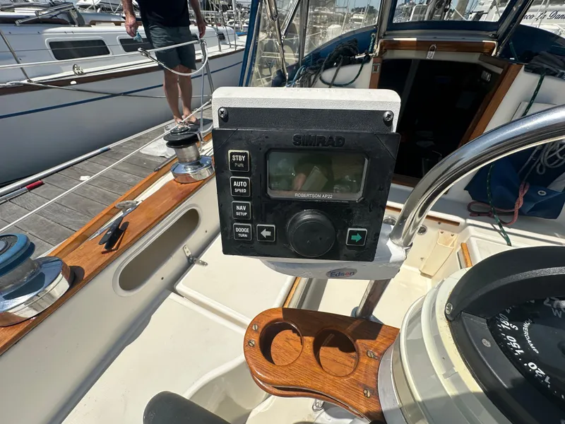 Slide: The Image of Cockpit of 1985 Sabre 34 MKI sailboat with Simrad autopilot system. - 43