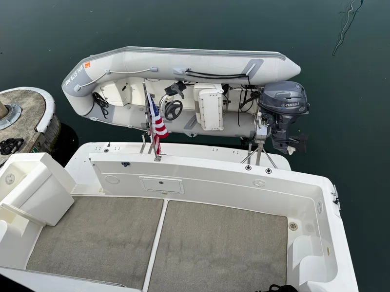 Slide: The Image of Bayliner 3988 Command Bridge Motoryacht 2001 - 54