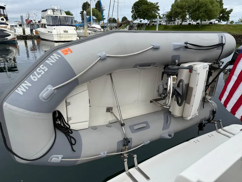 Slide: The Image of Bayliner 3988 Command Bridge Motoryacht 2001 - 56