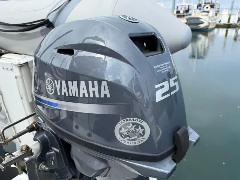 Slide: The Image of Bayliner 3988 Command Bridge Motoryacht 2001 - 59