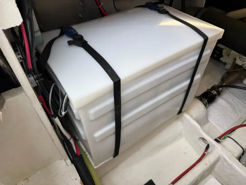 Slide: The Image of Bayliner 3988 Command Bridge Motoryacht 2001 - 63