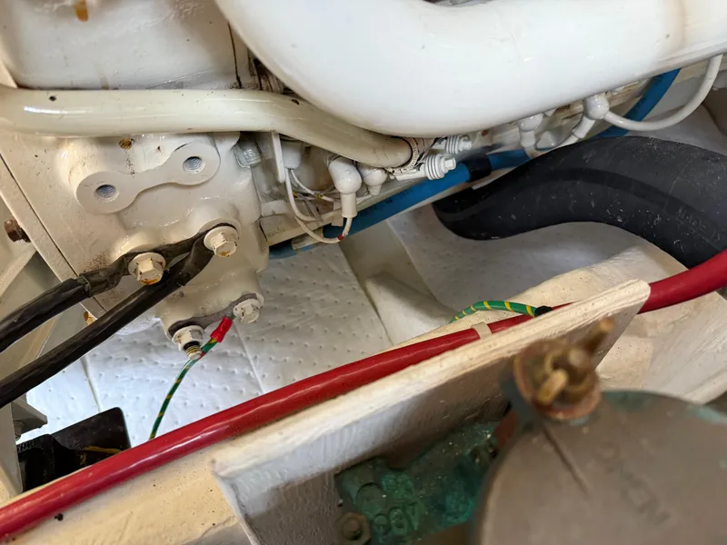 Slide: The Image of Bayliner 3988 Command Bridge Motoryacht 2001 - 71