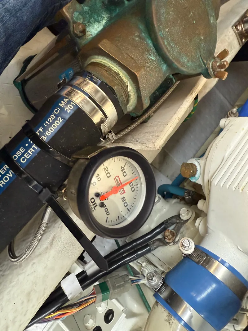 Slide: The Image of Bayliner 3988 Command Bridge Motoryacht 2001 - 73