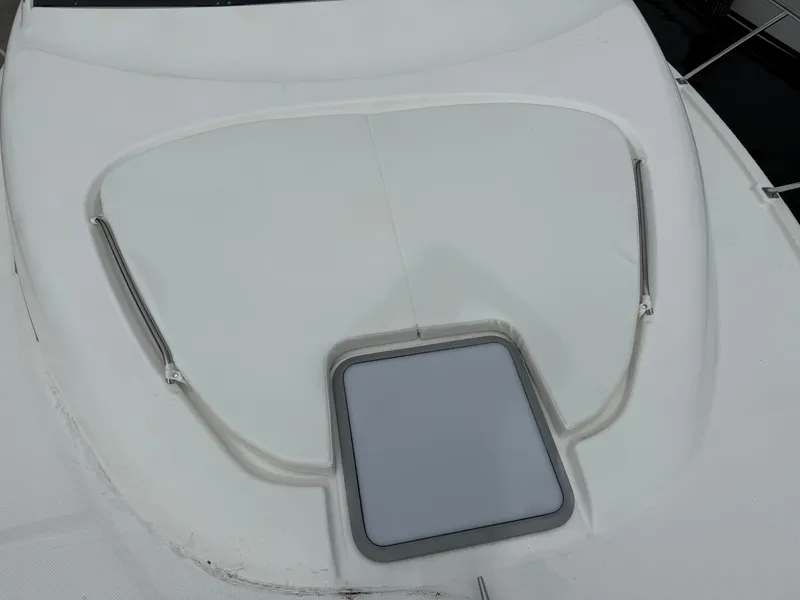 Slide: The Image of Bayliner 3988 Command Bridge Motoryacht 2001 - 86