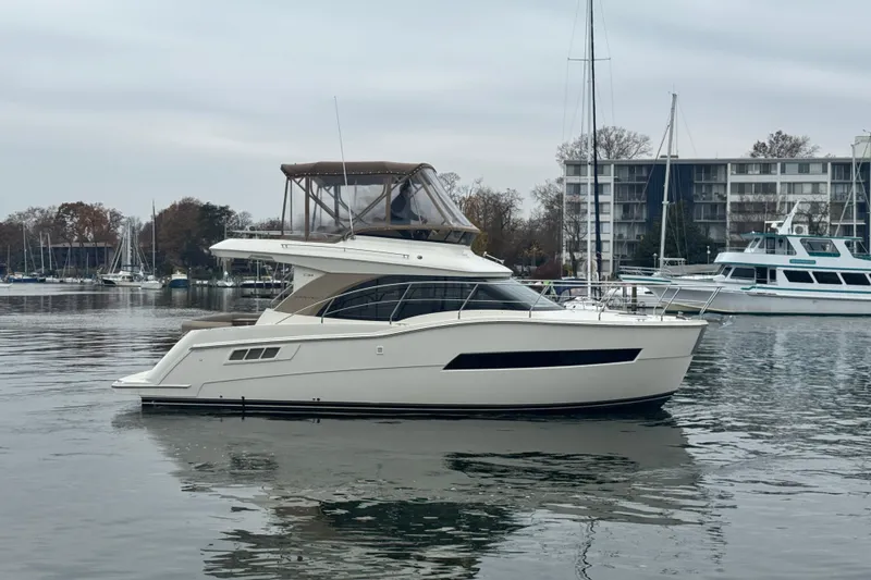 The Image of 2016 Carver C34 Command Bridge Starboard Side - 8