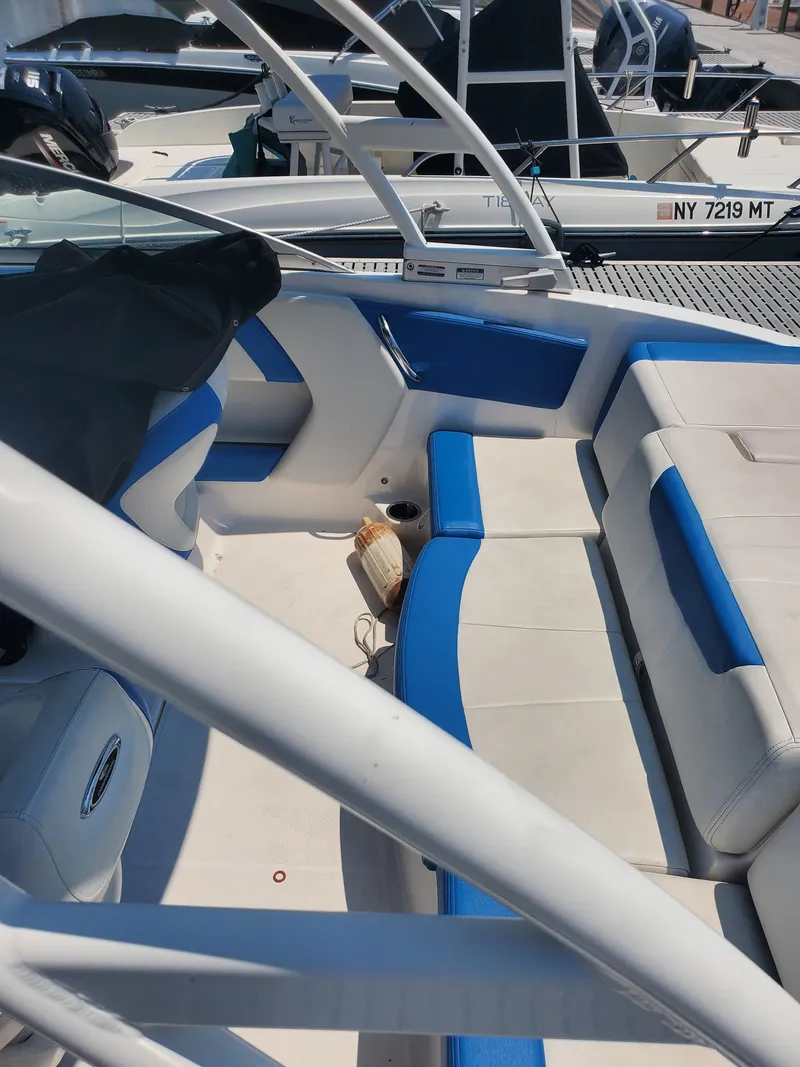 Slide: The Image of Chaparral 21 H2O Sport OB 2018 - 19