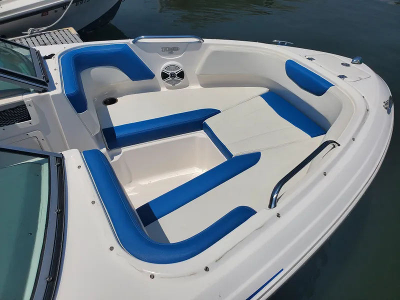 Slide: The Image of Chaparral 21 H2O Sport OB 2018 - 22