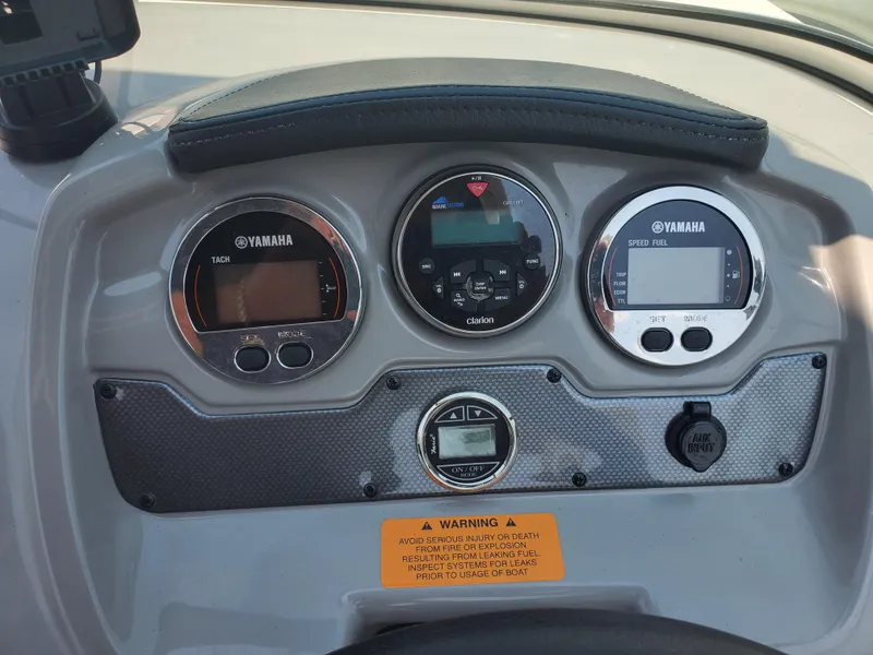 Slide: The Image of Chaparral 21 H2O Sport OB 2018 - 35