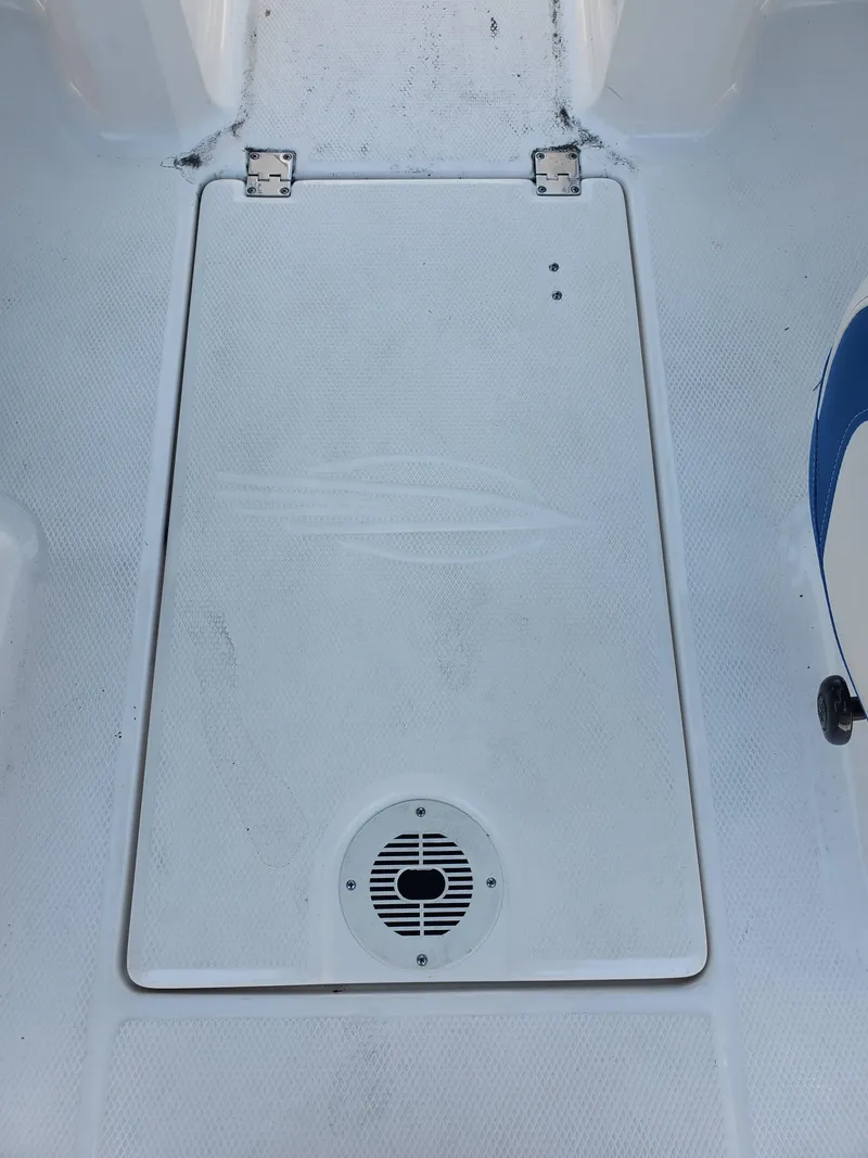 Slide: The Image of Chaparral 21 H2O Sport OB 2018 - 53