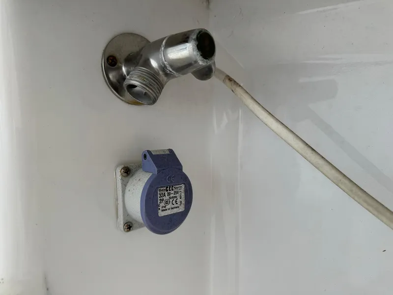 Slide: The Image of Custom Stardust 32 Express 2005 - 52