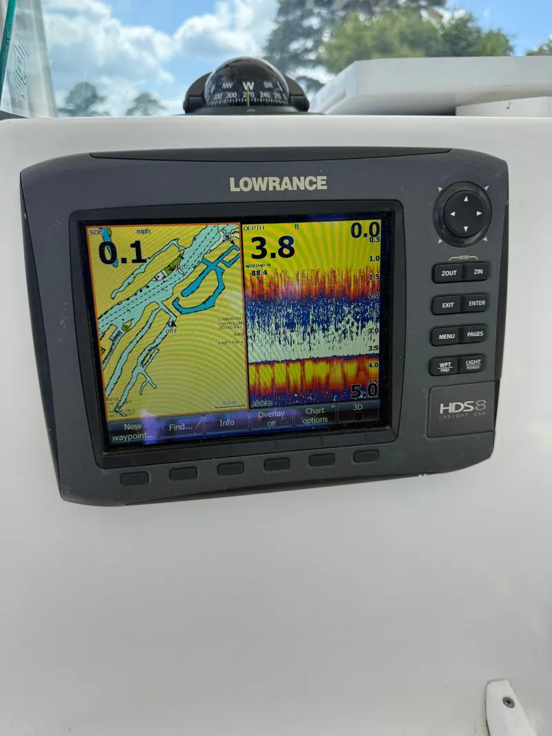 Slide: The Image of Lowrance HDS-8 fishfinder and GPS on 2015 Sea Fox 256 Commander boat dashboard. - 16