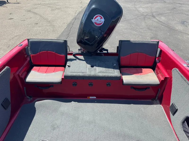 Slide: The Image of Stratos 386 XF 2014 boat capacity label, 7 persons or 1160 lbs, U.S. Coast Guard compliant. - 10