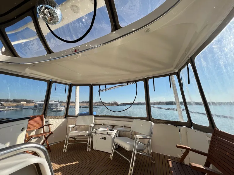 Slide: The Image of Silverton 43 Motor Yacht 2002 - 103