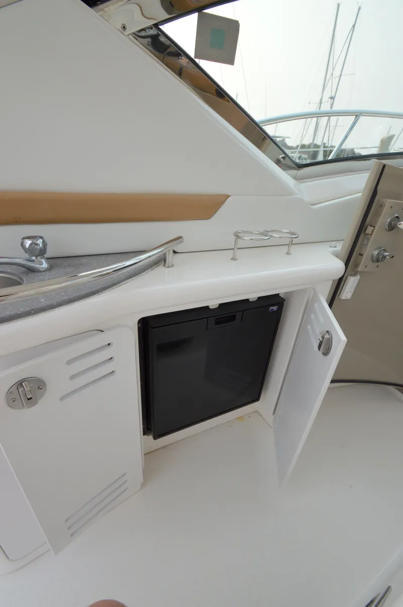 Slide: The Image of Sea Ray 44 Sundancer 2006 - 15