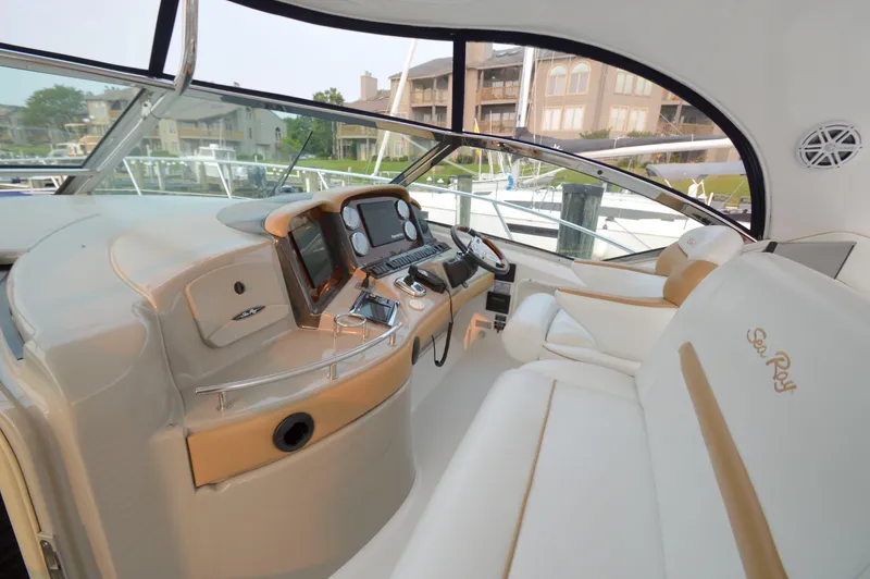 Slide: The Image of Sea Ray 44 Sundancer 2006 - 20