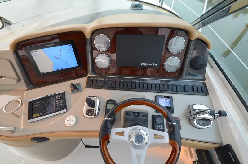 Slide: The Image of Sea Ray 44 Sundancer 2006 - 22