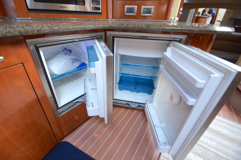 Slide: The Image of Sea Ray 44 Sundancer 2006 - 30