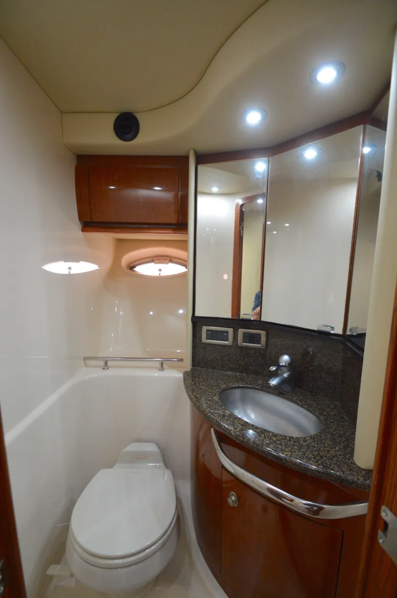 Slide: The Image of Sea Ray 44 Sundancer 2006 - 36