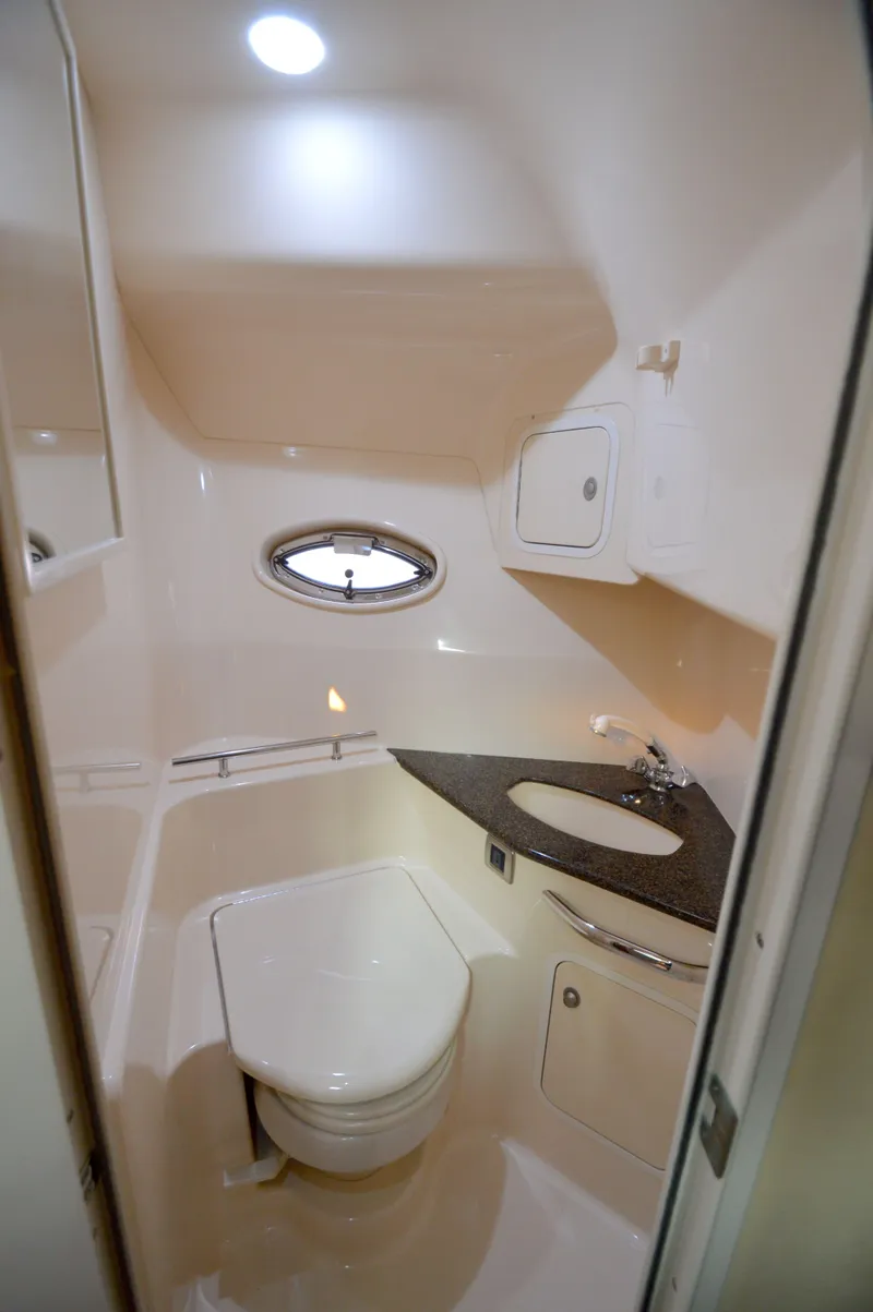 Slide: The Image of Sea Ray 44 Sundancer 2006 - 42