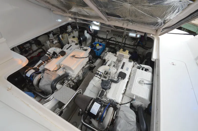 Slide: The Image of Sea Ray 44 Sundancer 2006 - 43