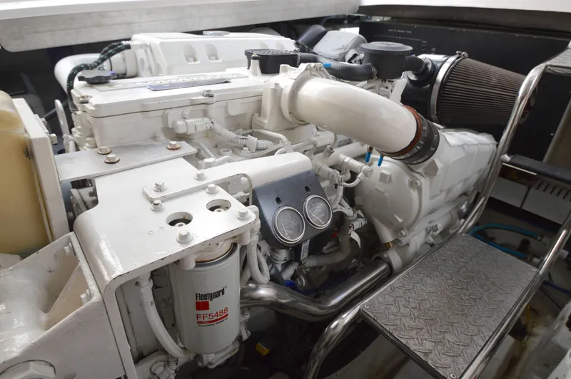 Slide: The Image of Sea Ray 44 Sundancer 2006 - 45