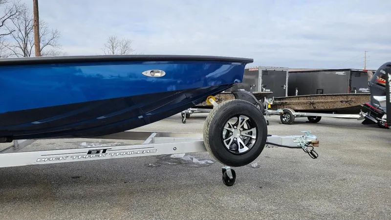 Slide: The Image of 2025 Xpress Skiff 185 with Yamaha Vmax 115 SHO on trailer, in stock. - 15