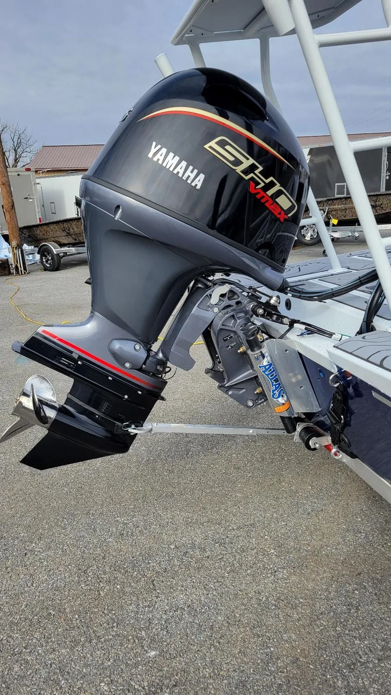 Slide: The Image of 2025 Xpress Skiff 185 with Yamaha Vmax 115 SHO outboard motor. - 6