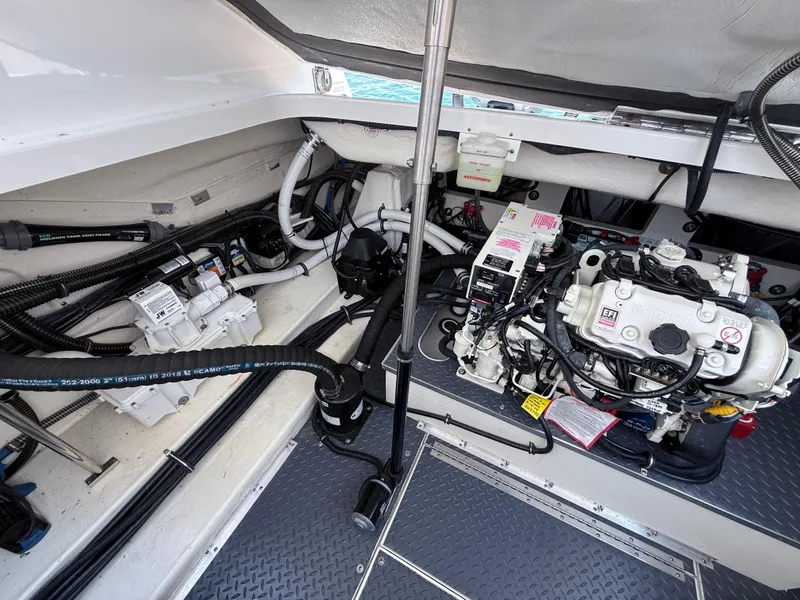 Slide: The Image of Formula 350 Crossover Bowrider OB 2019 - 119