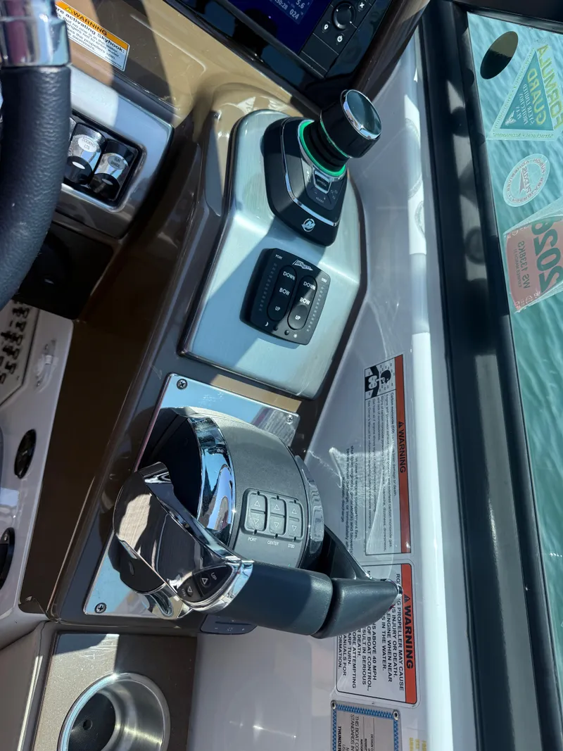 Slide: The Image of Formula 350 Crossover Bowrider OB 2019 - 124