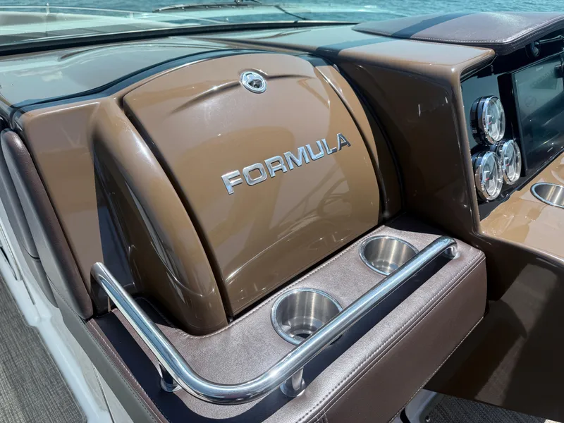 Slide: The Image of Formula 350 Crossover Bowrider OB 2019 - 140