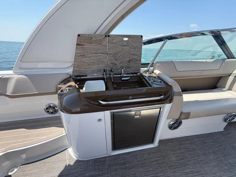 Slide: The Image of Formula 350 Crossover Bowrider OB 2019 - 171