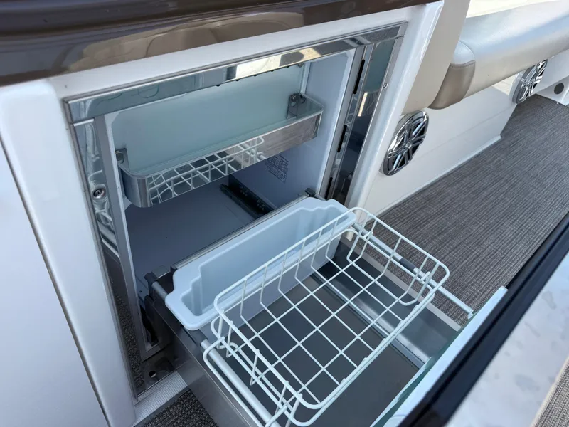 Slide: The Image of Formula 350 Crossover Bowrider OB 2019 - 173