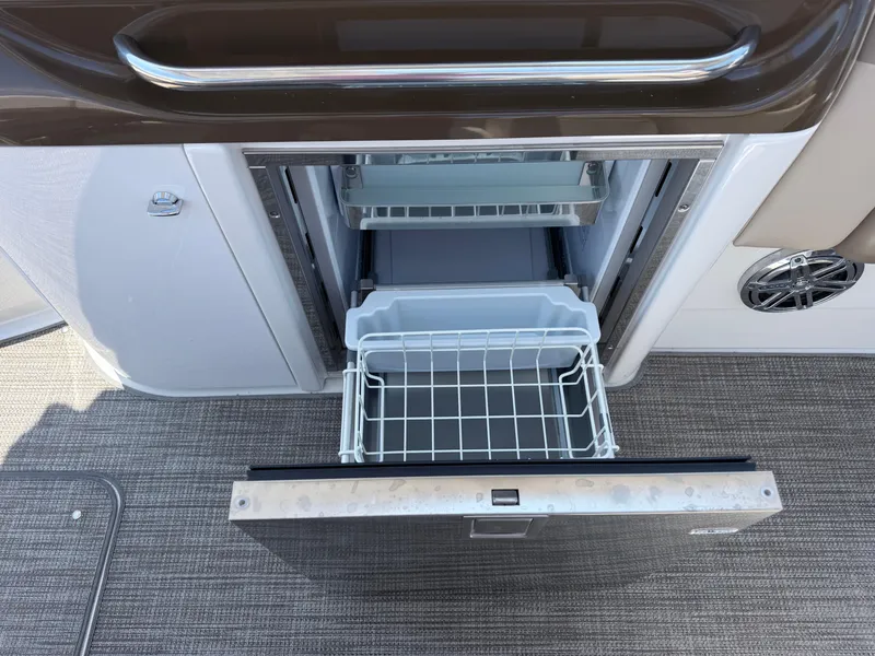 Slide: The Image of Formula 350 Crossover Bowrider OB 2019 - 175