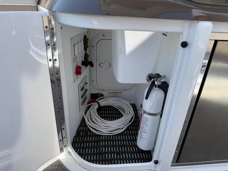 Slide: The Image of Formula 350 Crossover Bowrider OB 2019 - 177