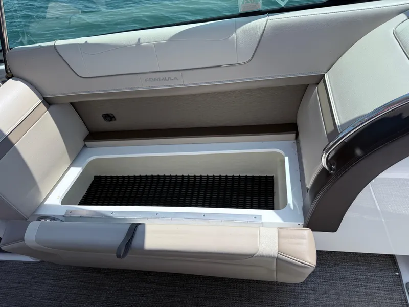 Slide: The Image of Formula 350 Crossover Bowrider OB 2019 - 189