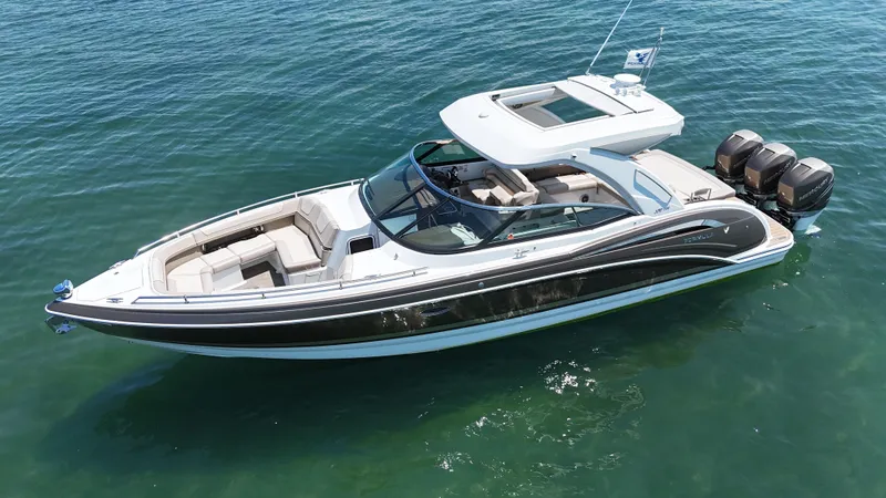 Slide: The Image of Formula 350 Crossover Bowrider OB 2019 - 53