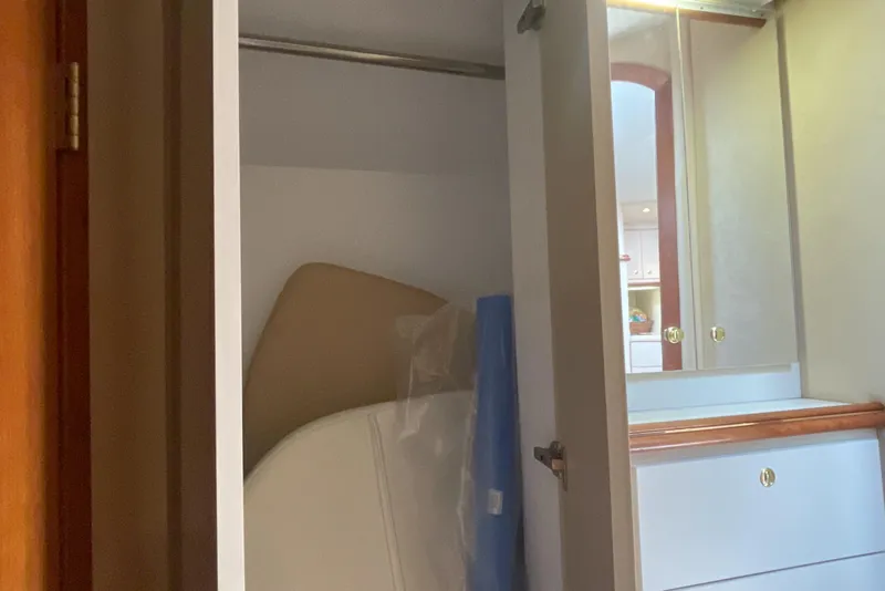 Slide: The Image of Cruisers Yachts 3870 Express 2000 - 52