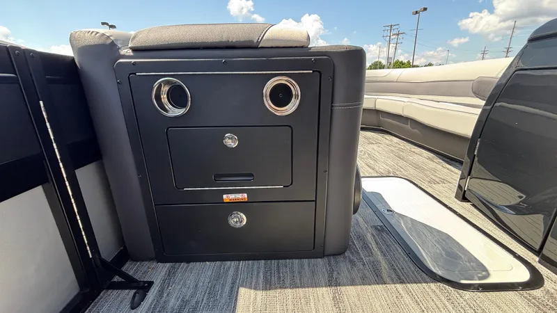 Slide: The Image of 2025 Viaggio Diamante D26U boat interior with seating and storage compartments. - 21