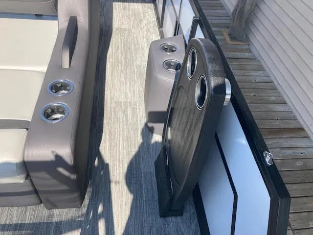 Slide: The Image of Viaggio X22S Swing "Bed" Model 2026 - 7