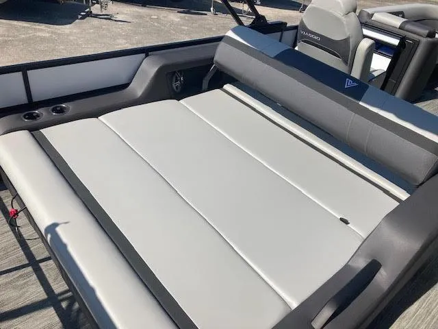 Slide: The Image of Viaggio X22S Swing "Bed" Model 2026 - 9