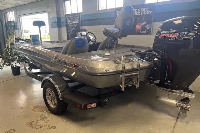 Slide: The Image of 2025 Ranger Z185 boat with Mercury Pro XS engine in showroom. - 69